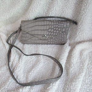 London Fog Croc Embossed Crossbody Wallet